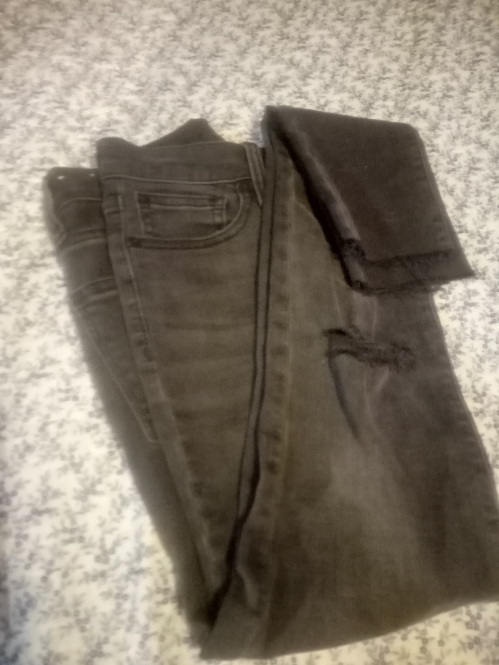 Madewell Black Skinny Jeans with Subtle Distressing
